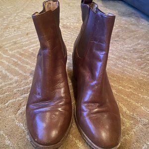 Madewell Chelsea Boot in Leather - Size 8